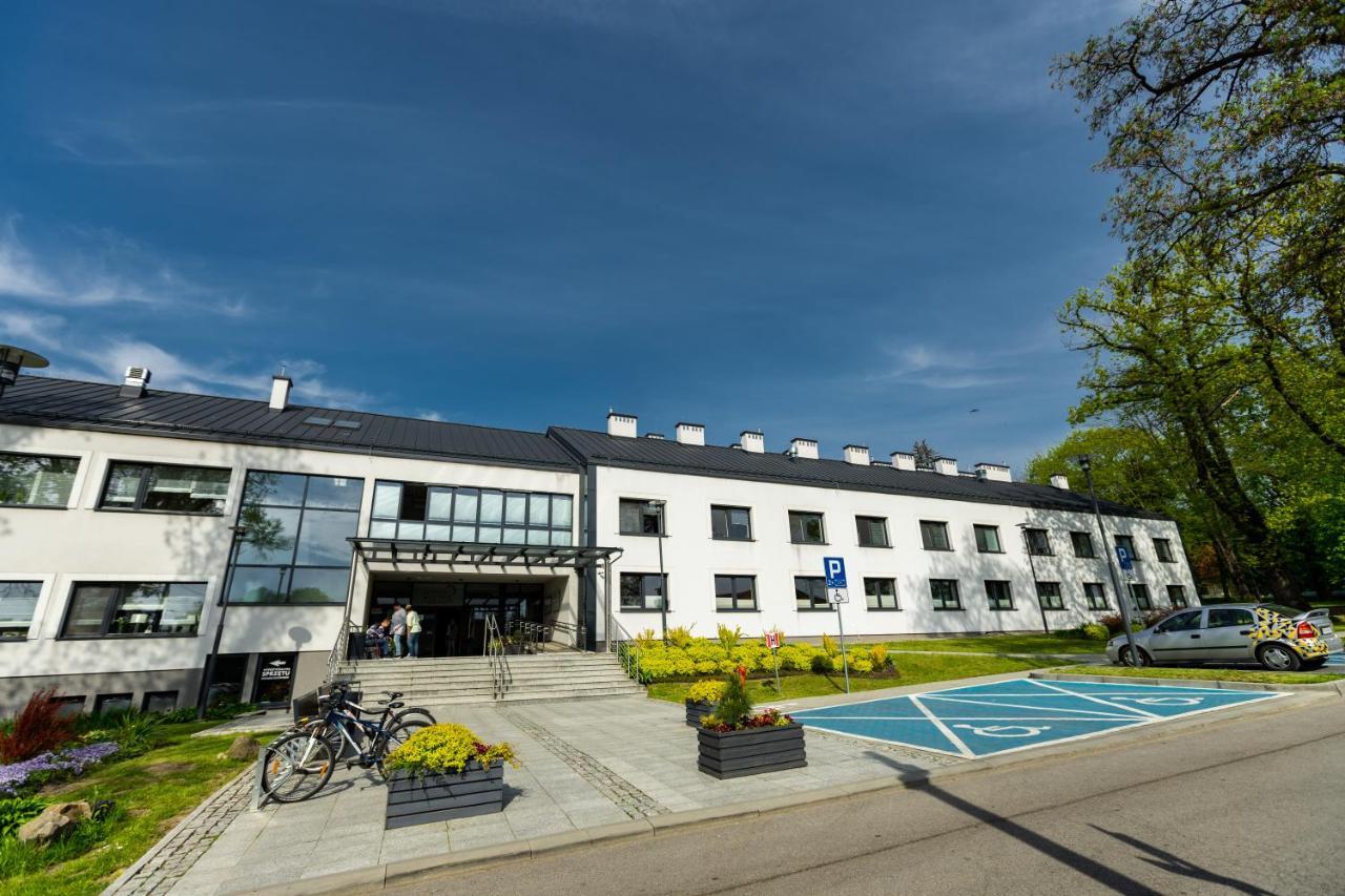 Centrum Rehabilitacji Spolecznej I Zawodowej Zaz Sloneczne Wzgorze Tarnów Buitenkant foto