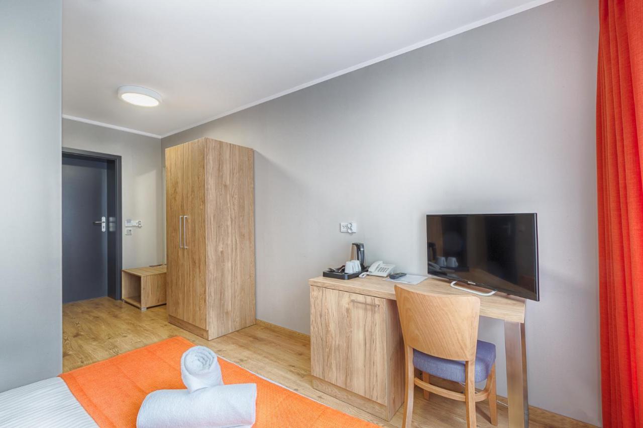 Centrum Rehabilitacji Spolecznej I Zawodowej Zaz Sloneczne Wzgorze Tarnów Buitenkant foto