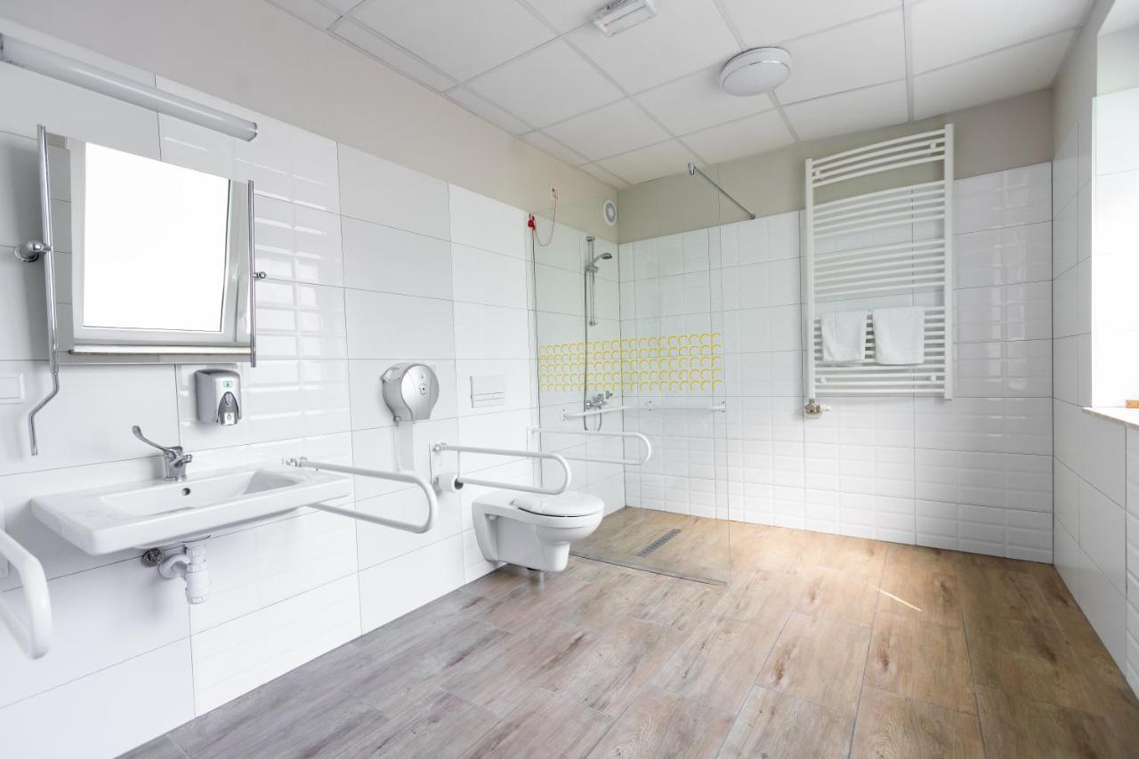 Centrum Rehabilitacji Spolecznej I Zawodowej Zaz Sloneczne Wzgorze Tarnów Buitenkant foto