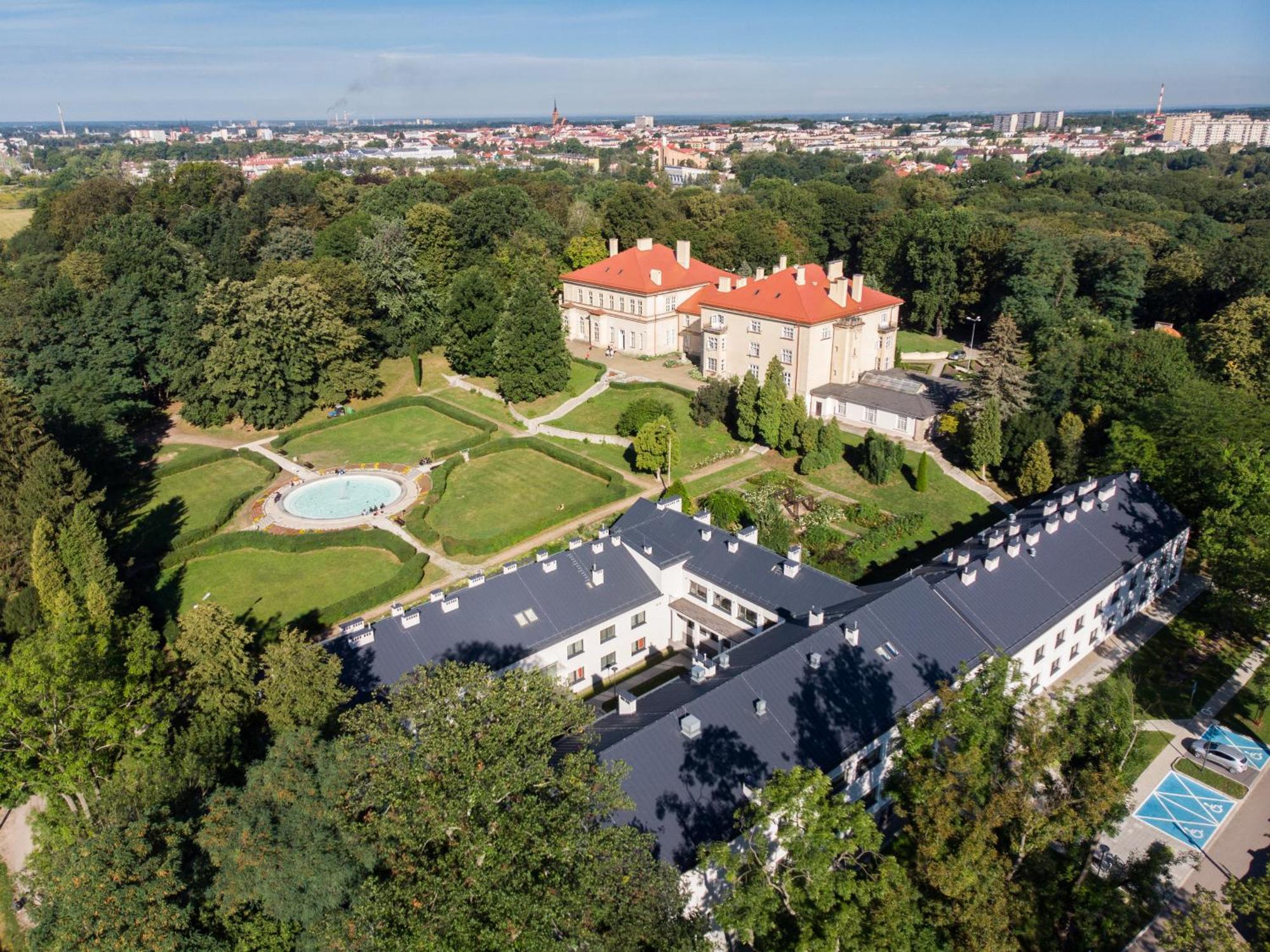Centrum Rehabilitacji Spolecznej I Zawodowej Zaz Sloneczne Wzgorze Tarnów Buitenkant foto
